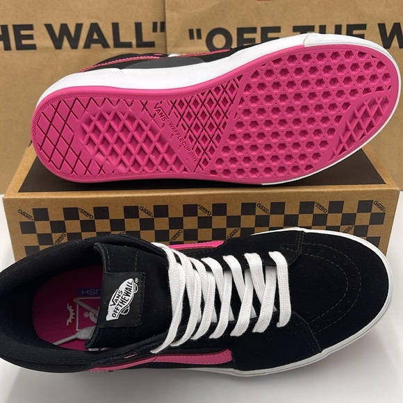 Vans Men’s Bmx Sk8-Hi Black/Magenta
VN0005V0KMN Sneakers - Picture 4 of 16